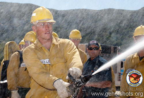 LOADING A LOT OF GREAT PROFESSIONAL FIREFIGHTING PICTURES...