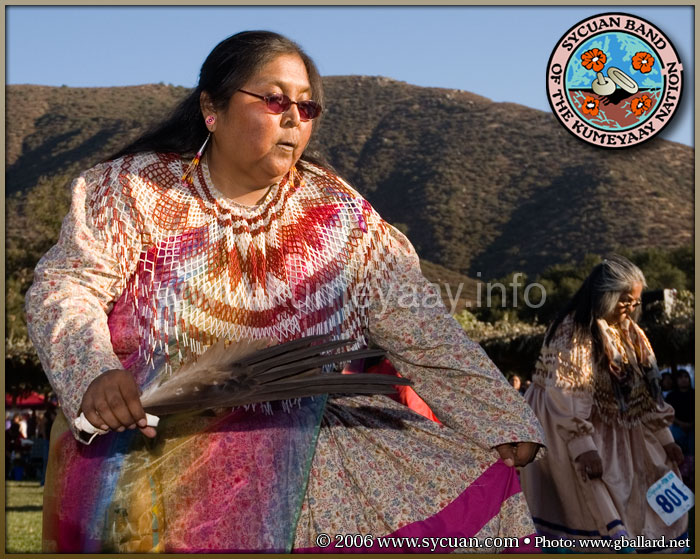 Loading California Indian Dancer Pictures...